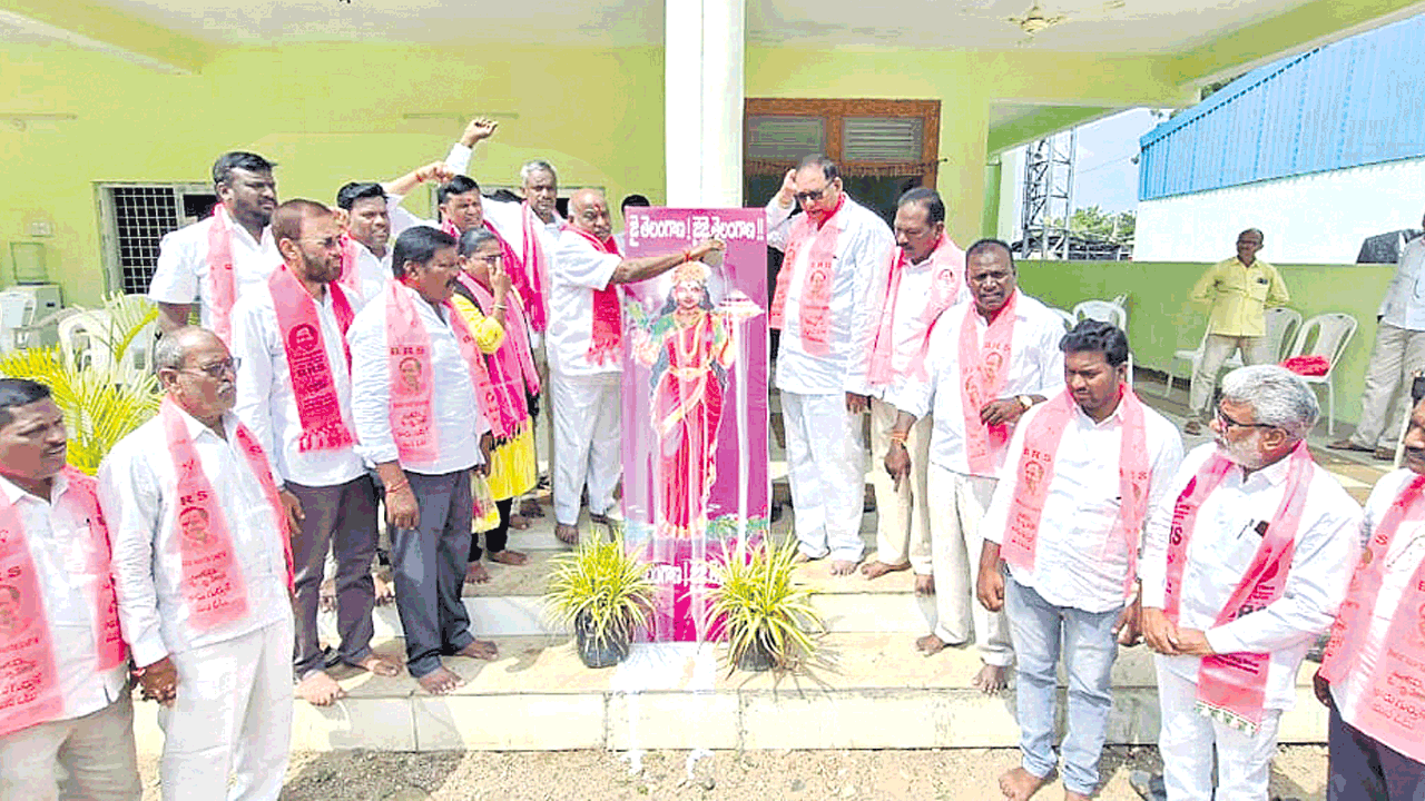 రాజీవ్‌గాంధీ విగ్రహాన్ని తొలగిస్తాం