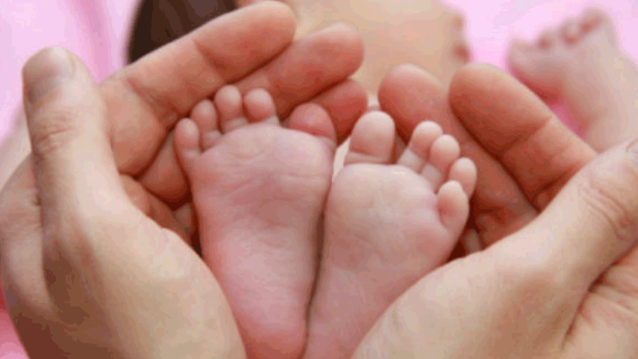 ఆటోలోనే ప్రసవం