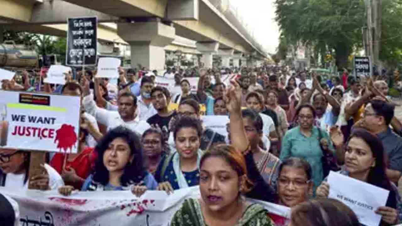 రేపిస్టులకు ఉరిశిక్ష!