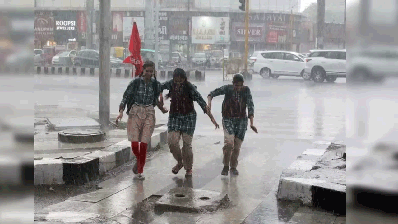 ఓటర్ల జాబితాకు వానల ఎఫెక్ట్‌