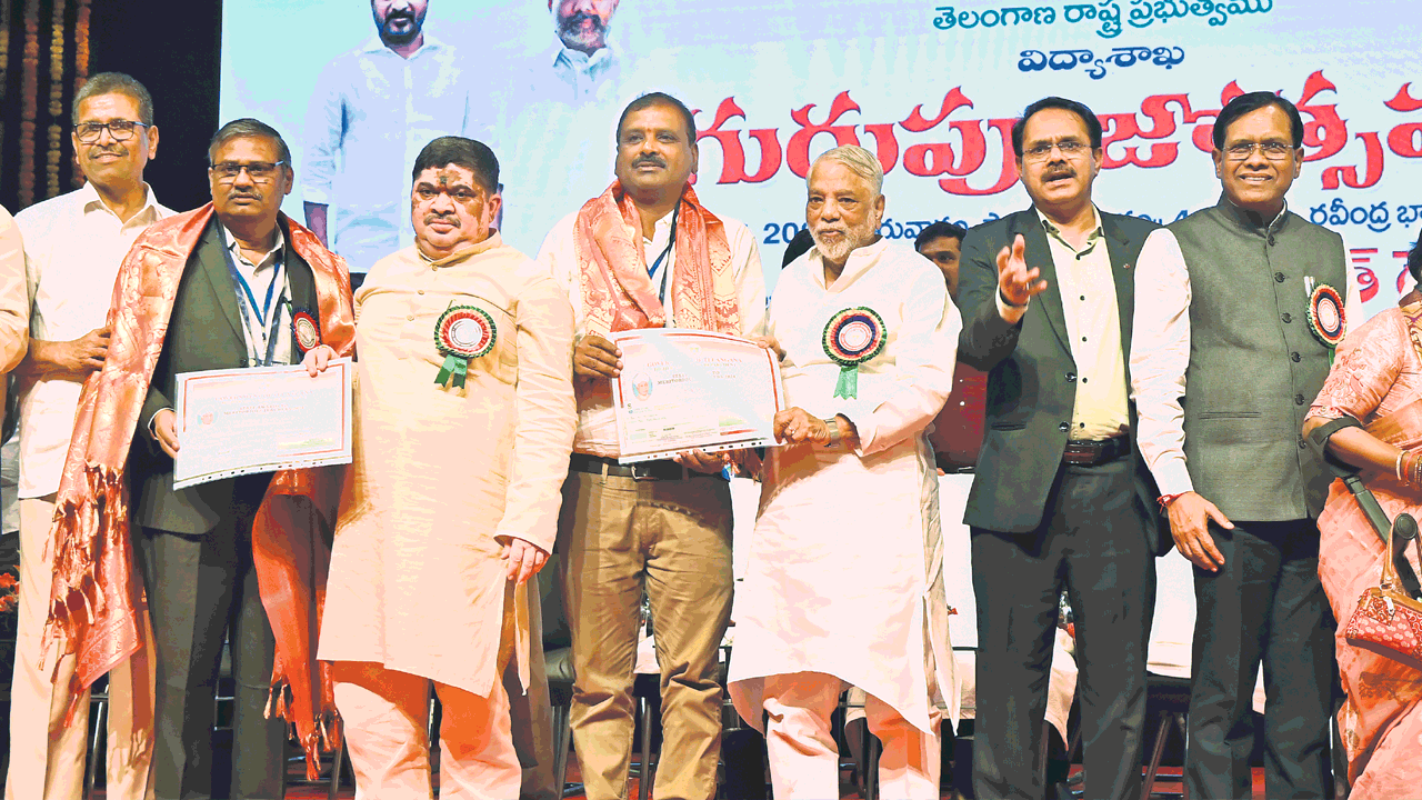 సర్కారు విద్యాసంస్థలకు ఉచిత విద్యుత్తు