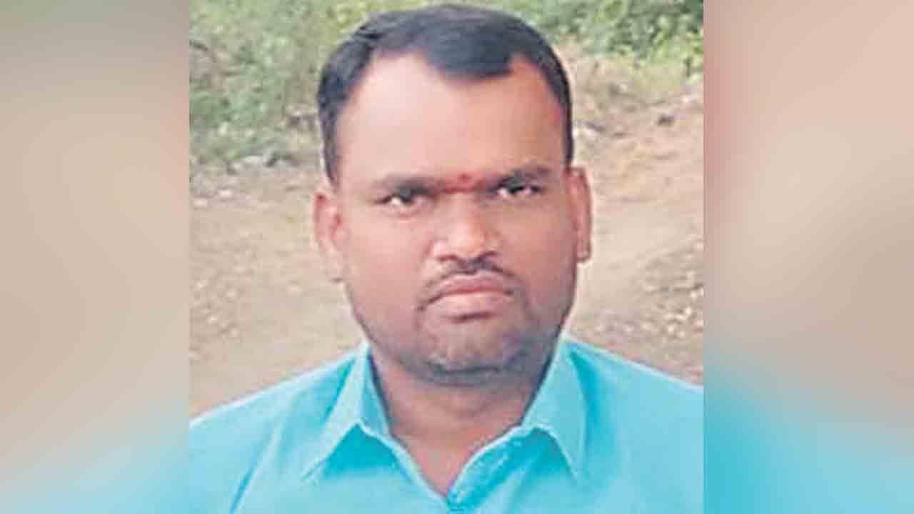 వరదలో కొట్టుకుపోయిన వ్యక్తి మృతి