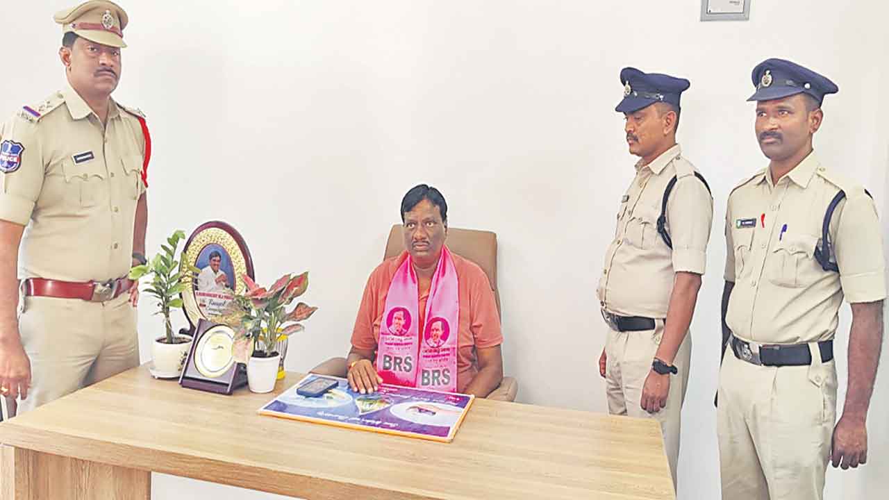 ఎక్కడికక్కడ అరెస్టులు