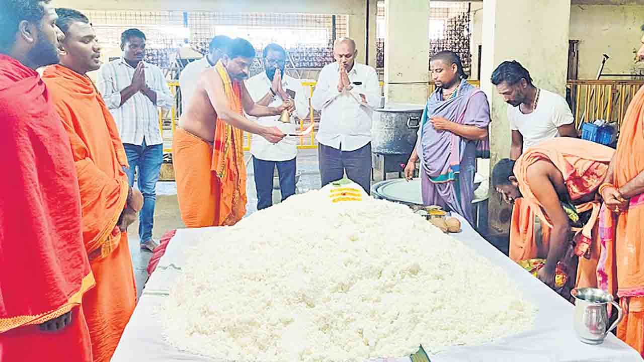 ‘మల్లన్న’ ఆలయంలో మహా అన్నదానం