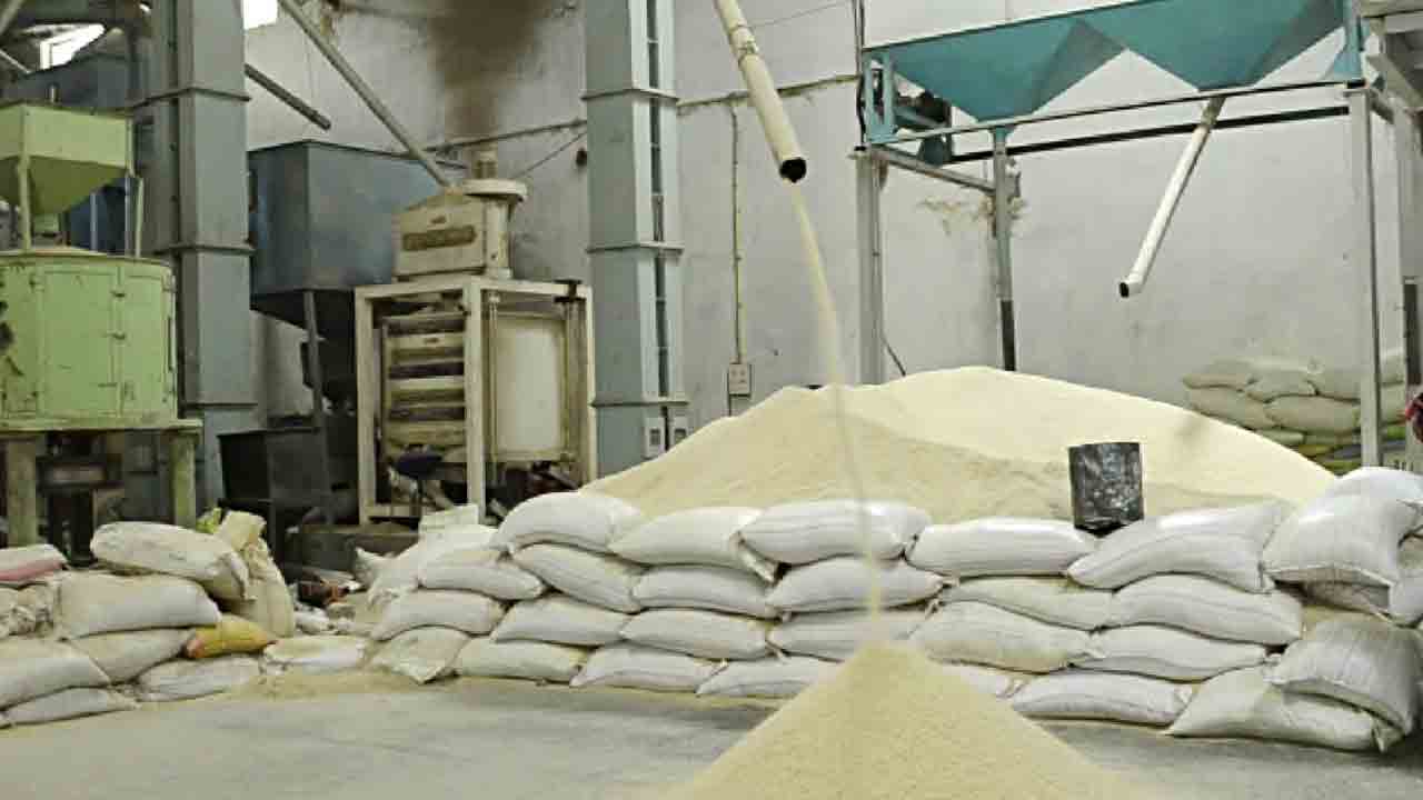 రైస్‌ మిల్లులపై సివిల్‌ సైప్లె దాడులు