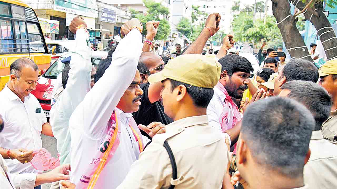 BRS | ఎమర్జెన్సీ రోజులు తలపించేలా.. నిర్బంధకాండ