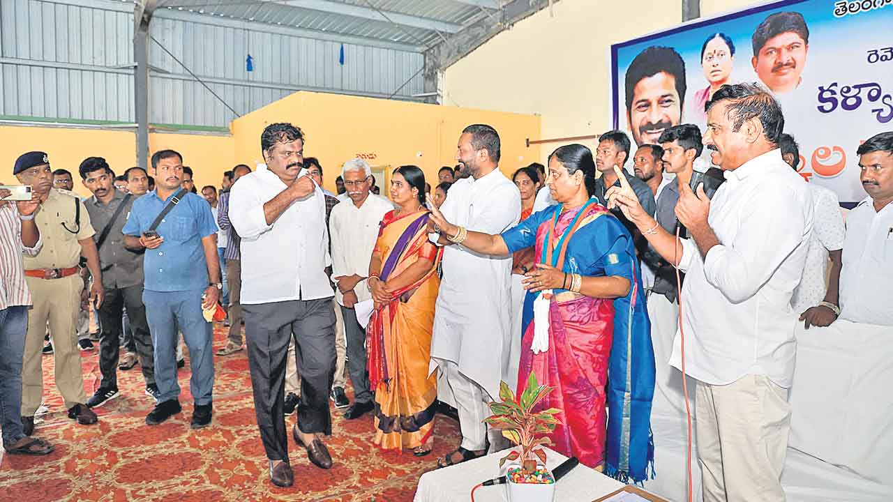 దుబ్బాకలో ప్రొటోకాల్‌ రగడ