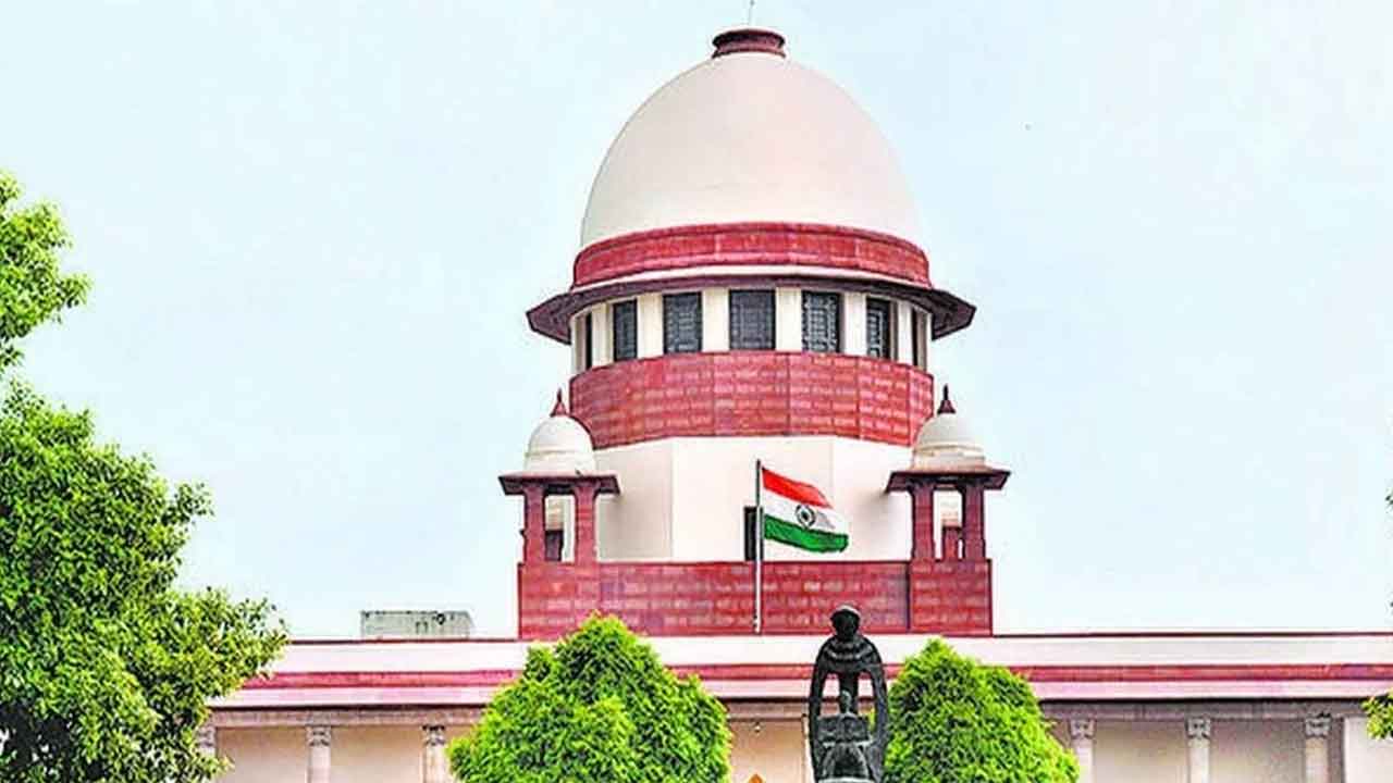 ఇంజినీరింగ్‌ సీట్లపై సుప్రీంకోర్టుకు