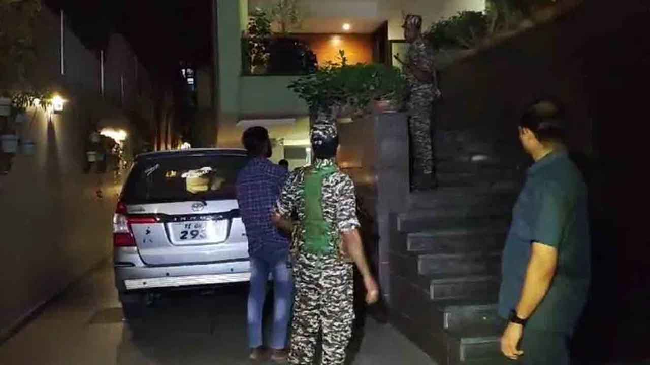 ED Raids | కీలక ఫైళ్లు మాయం.. ఈడీ సోదాలకు ముందే రహస్య ప్రాంతాలకు తరలింపు