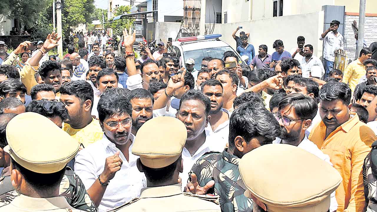 Musi River | సీఎం డౌన్‌ డౌన్‌.. నినాదాల హోరు.. కన్నీటితో నిండుతున్న మూసీ నది!