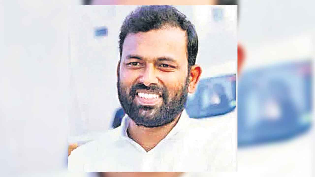 అరికెపూడి తెలంగాణ భవన్‌కు రావాలి