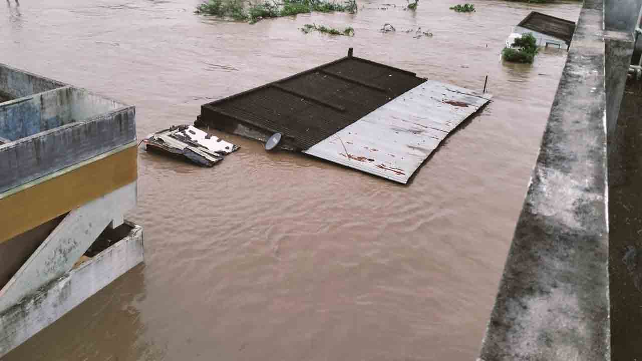 పరిహారం కోసం చూసి.. ప్రాణాలు విడిచి..