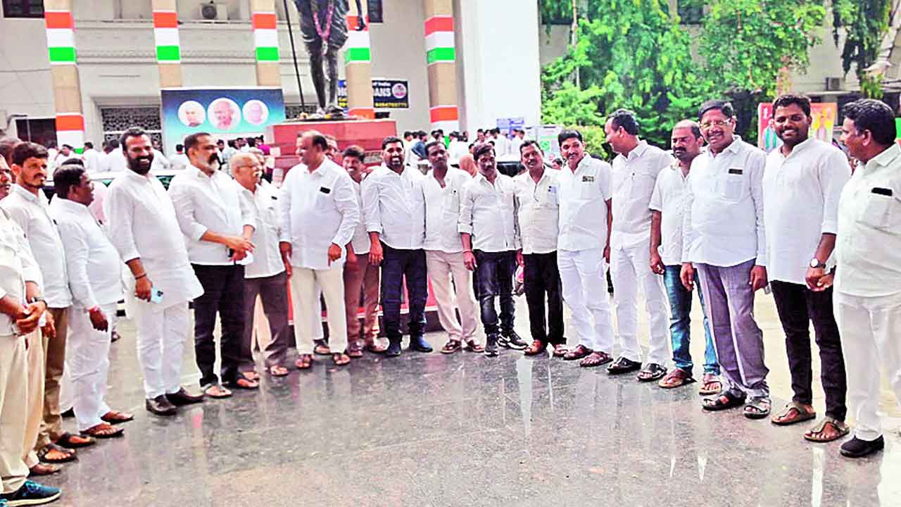 ఢీ ఛీఛీ..