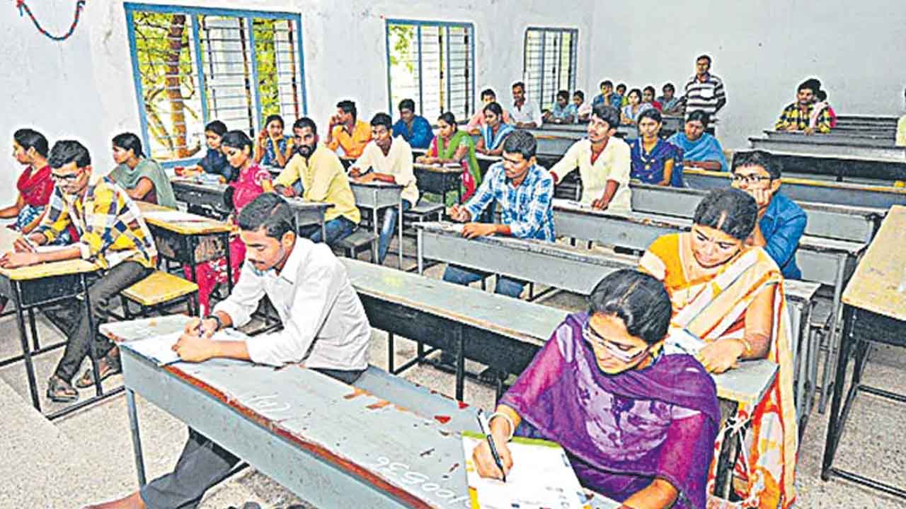 మండలానికో ఎంఈవో సీనియర్ హెచ్ఎంలకు అదనపు బాధ్యతలు