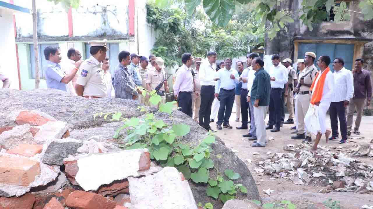 రెండో రోజూ కేంద్ర బృందం పర్యటన