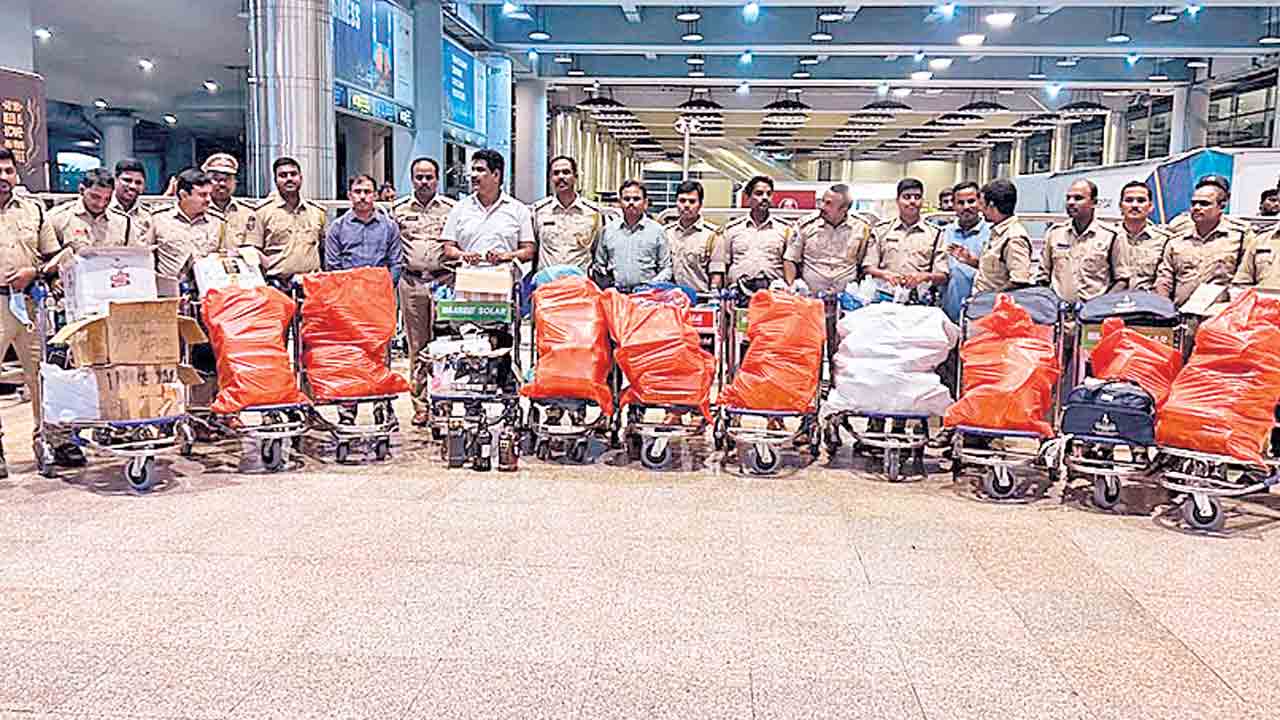 శంషాబాద్‌ విమానాశ్రయంలో.. నాన్‌ డ్యూటీపెయిడ్‌ మద్యం పట్టివేత