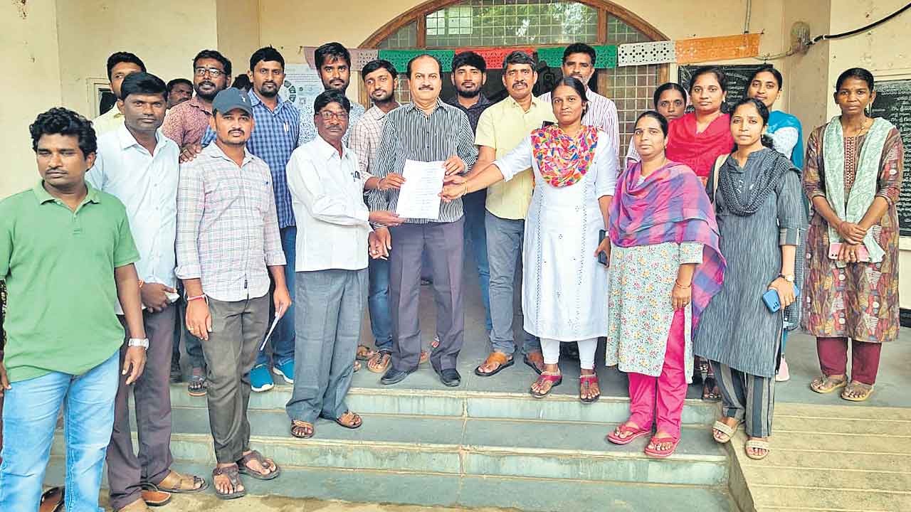 Nalgonda | నిధుల లేమి.. పని ఒత్తిడి.. సామూహిక సెలవుల్లో నల్లగొండ ‘పంచాయతీ’లు