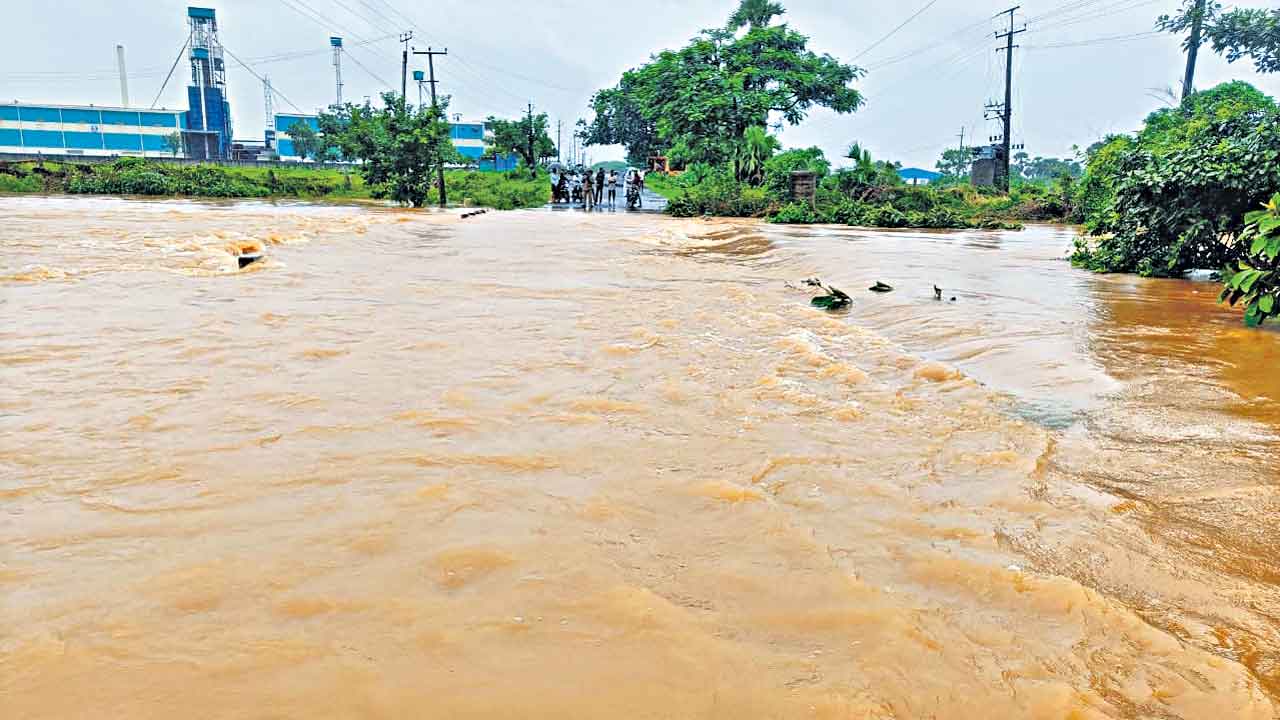 Khammam | అప్రమత్తంగా అధికారులు.. ఖమ్మం నగరానికి తప్పిన వరద ముప్పు