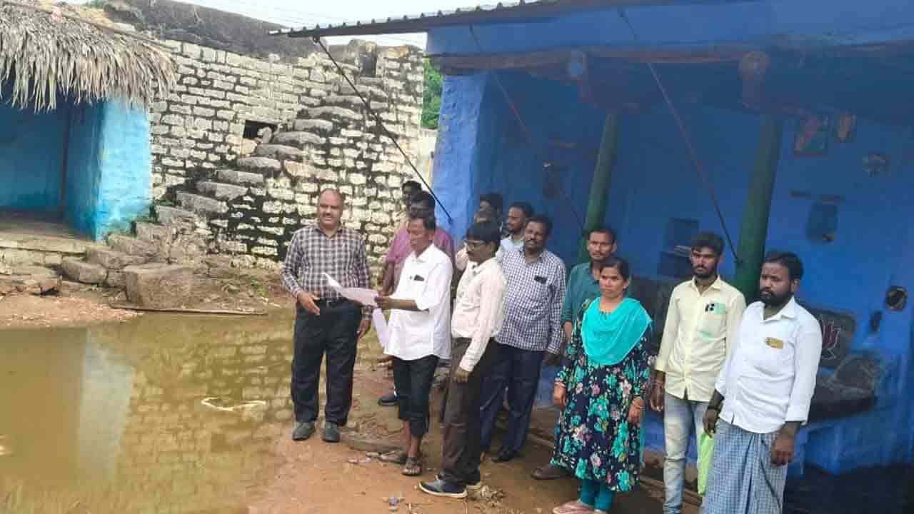 చిన్నోనిపల్లికి సారోళ్లొచ్చారు..