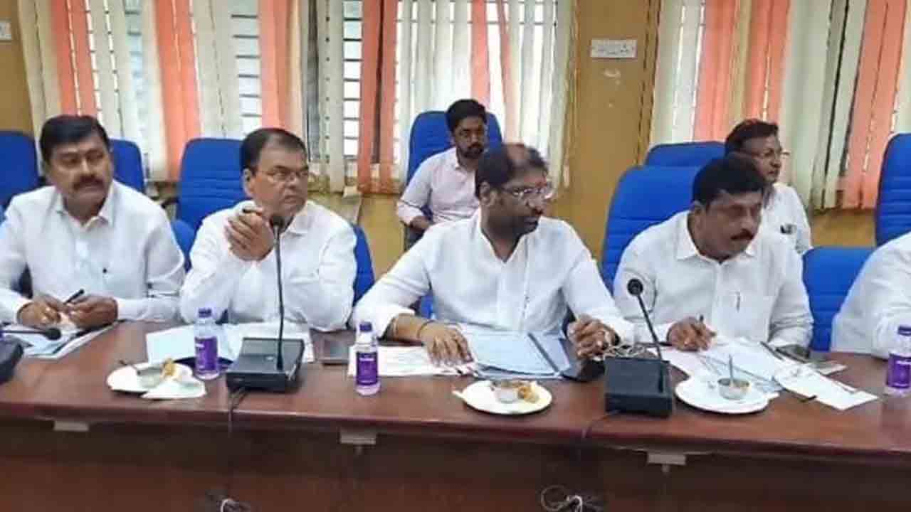 తమిళనాడు పర్యటనలో ఎంపీ వద్దిరాజు