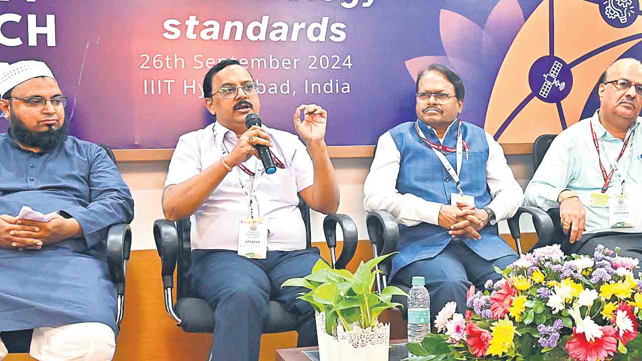 ఐఐఐటీ హైదరాబాద్‌లో డాట్‌ ఔట్‌రిచ్‌ సెషన్‌