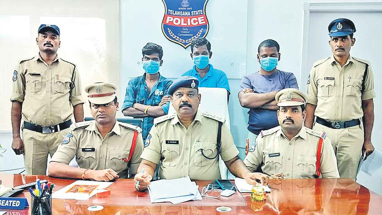 బాలికపై ముగ్గురు యువకుల లైంగికదాడి