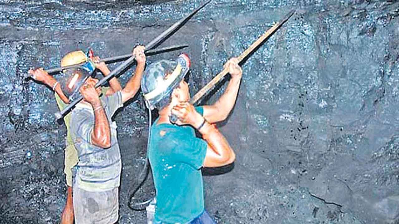 Singareni | లాభాలు తేల్చేదెప్పుడు? వాటా ఇచ్చేదెప్పుడు?.. సింగరేణి కార్మికుల్లో ఆందోళన