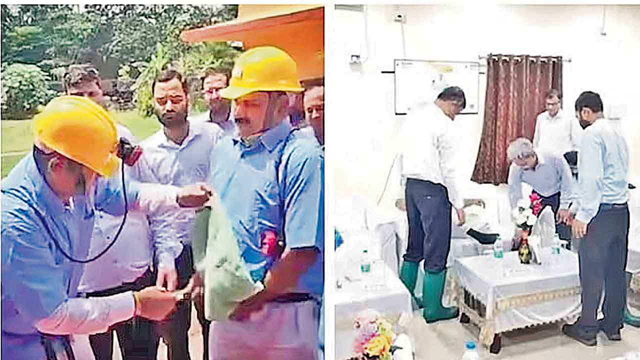 BCCL | కేంద్ర మంత్రి బూట్లు తీసి.. పైజామా సవరించి.. బీసీసీఎల్‌ జనరల్‌ మేనేజర్‌ నిర్వాకం