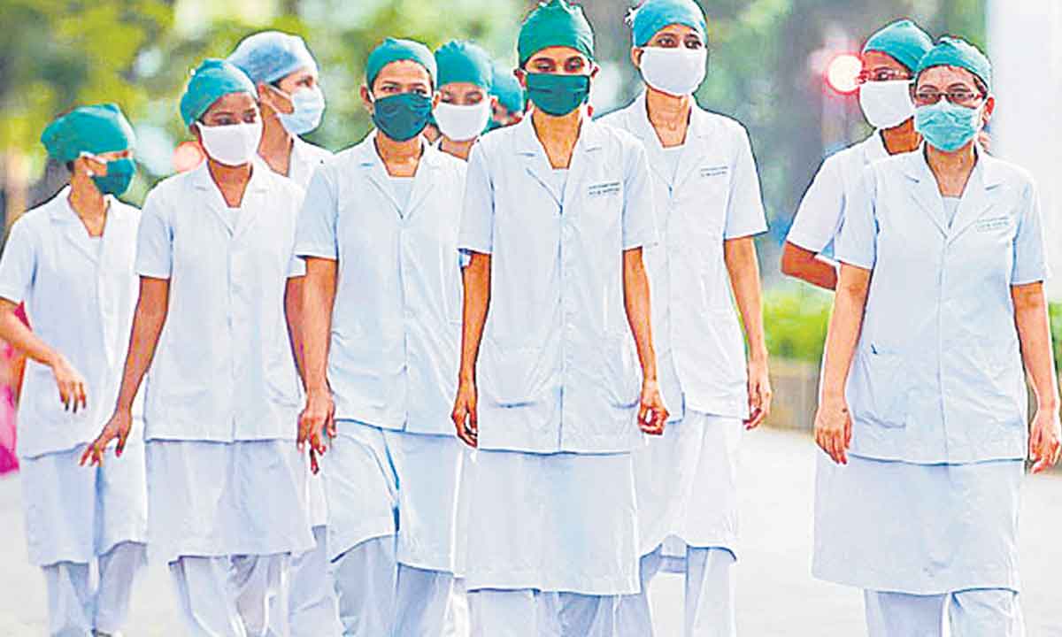 Damodara Rajanarsimha | ధర్నాలు చేసుకోండి.. అద్దాలు పగలగొట్టండి.. సమస్యలు చెప్పుకునేందుకు వెళ్లిన స్టాఫ్‌నర్సులపై మంత్రి దామోదర రుసరుస