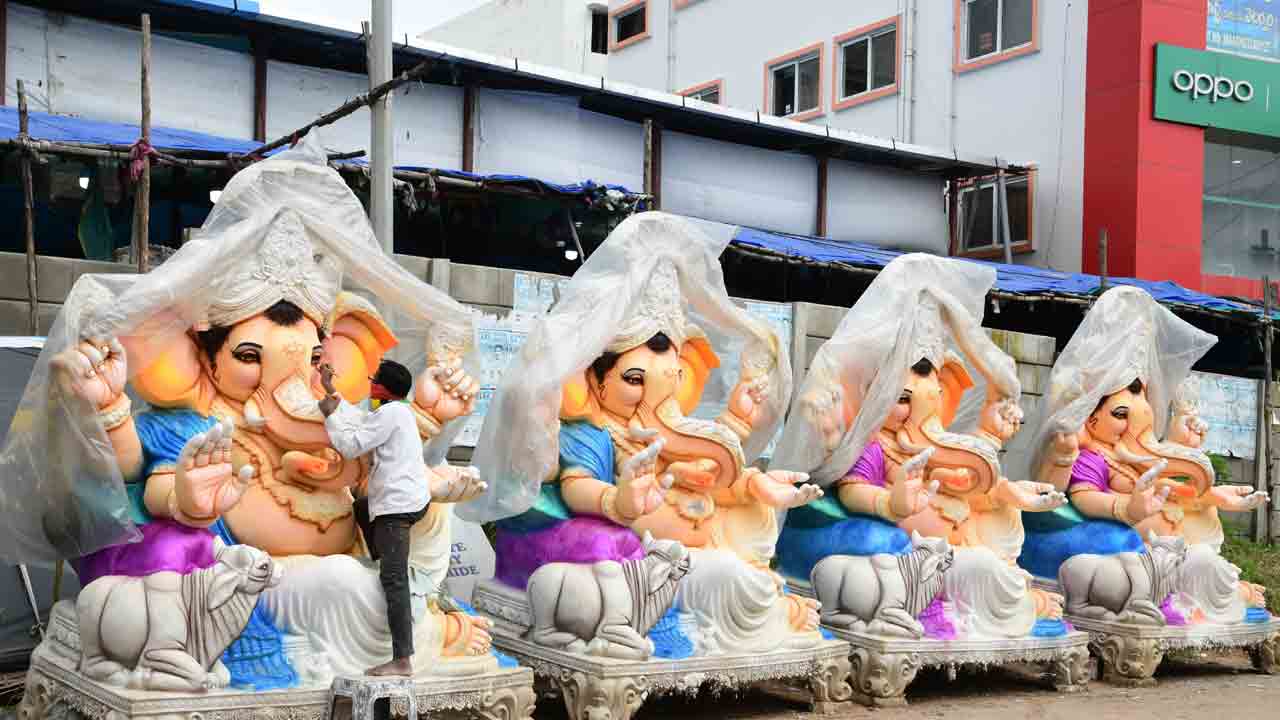 గణేశులు రెడీ