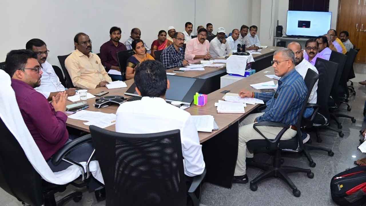 చెంచుల అభ్యున్నతికి చర్చలు