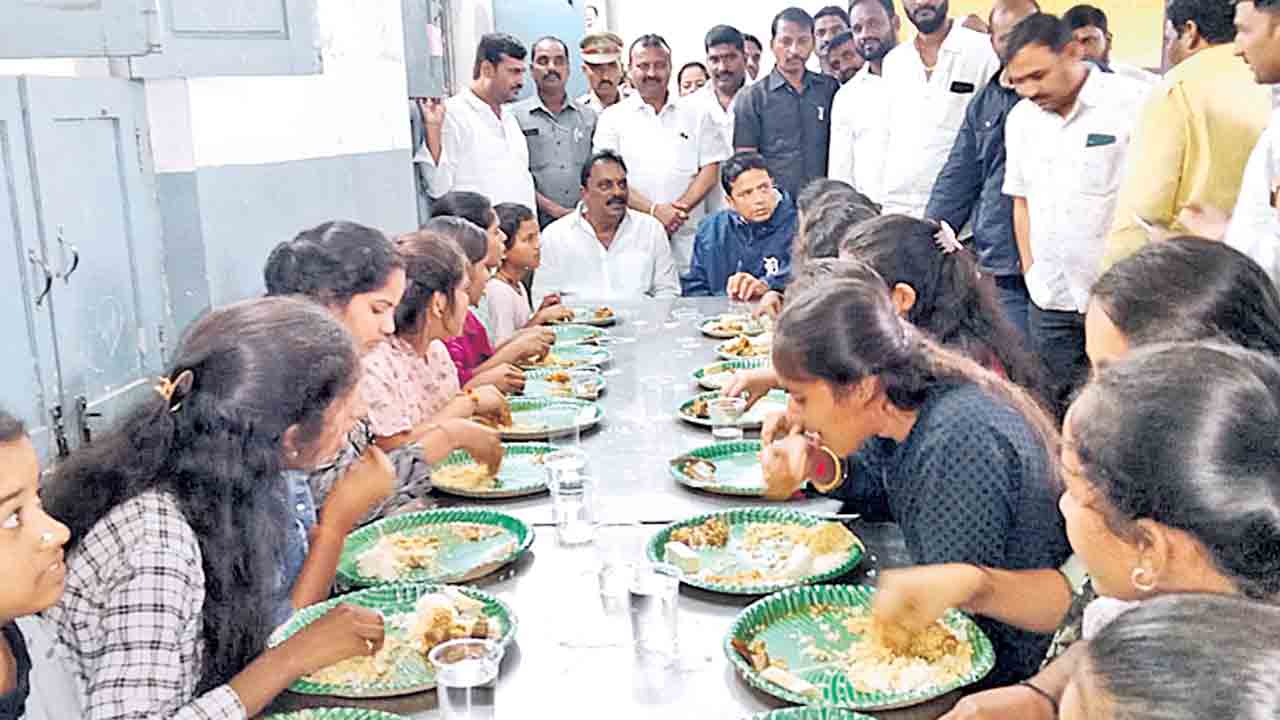 Minister Sridhar Babu | విద్యార్థినులకు అండగా ఉంటాం: మంత్రి శ్రీధర్‌బాబు