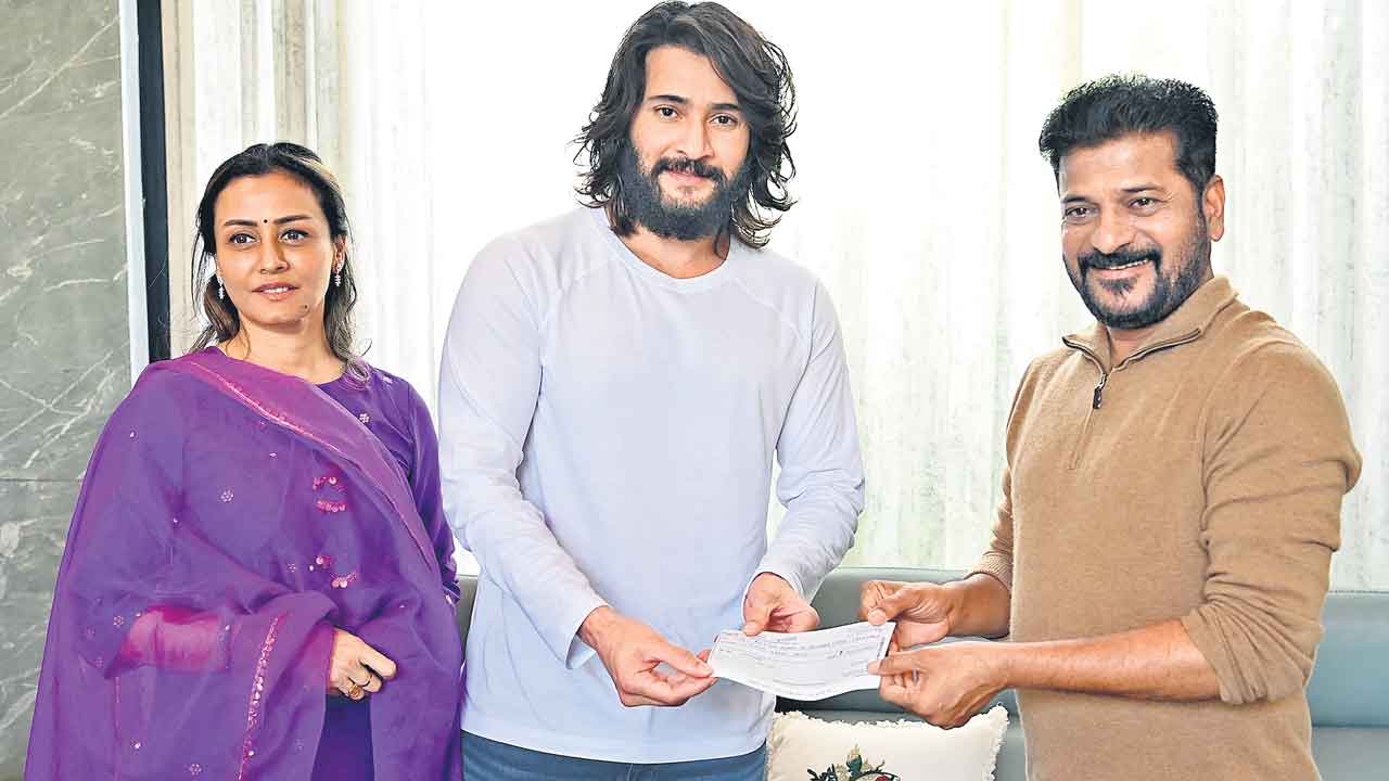 హీరో మహేశ్‌బాబు రూ. 50 లక్షల విరాళం