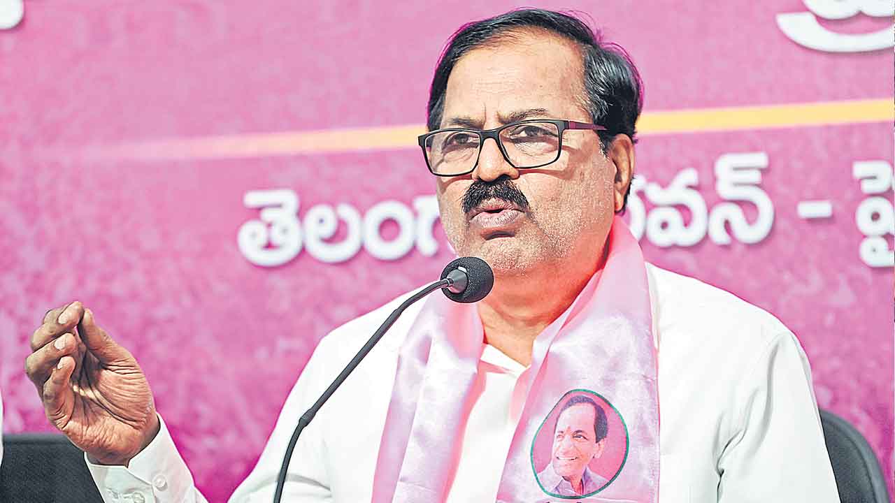 రాష్ట్రంలో పోలీస్‌ రాజ్యం