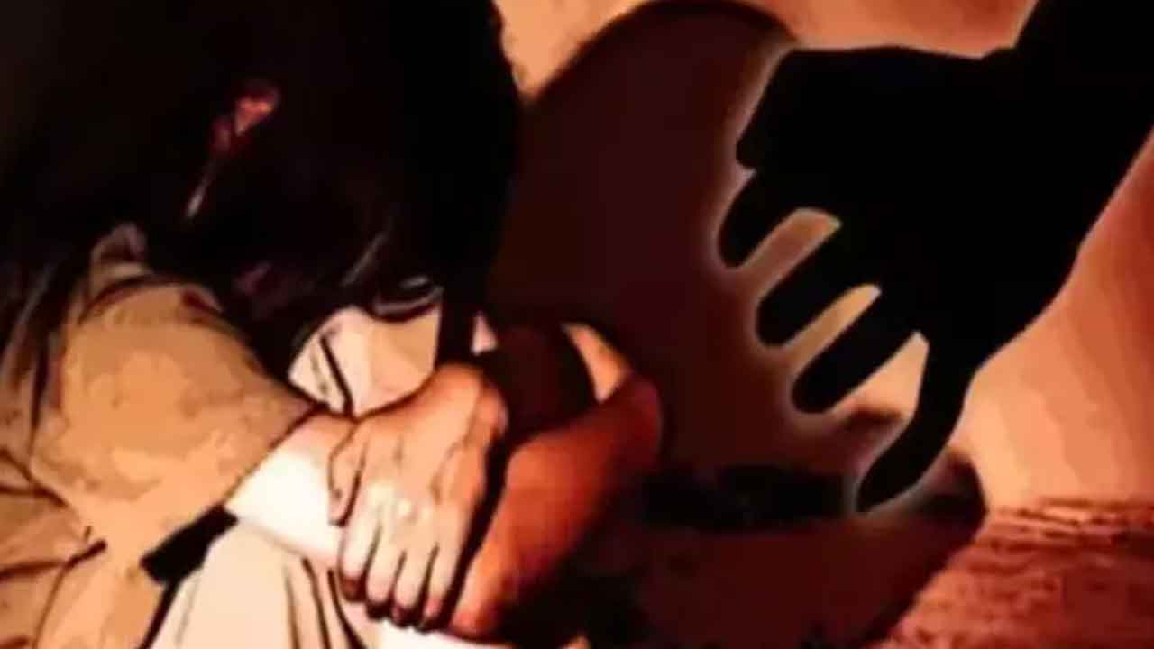 ఇద్దరు బాలికలపై లైంగికదాడులు