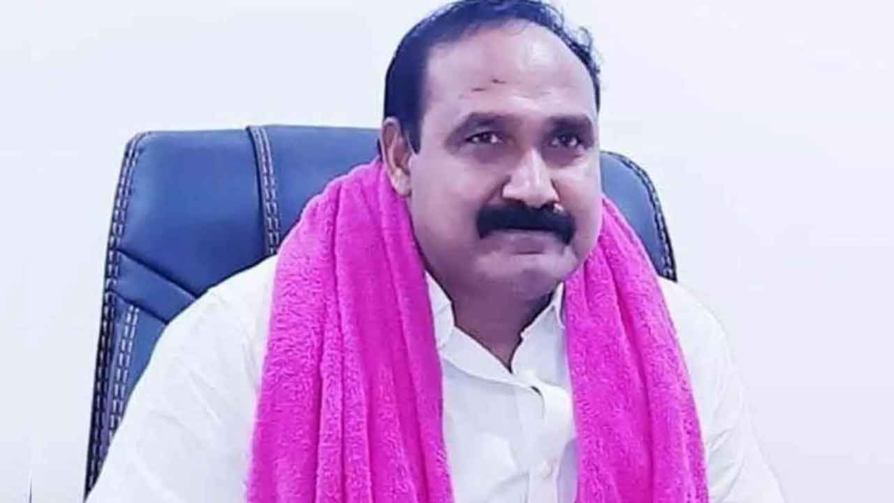 కమీషన్ల కోసం మంత్రి ఉత్తమ్‌ కక్కుర్తి