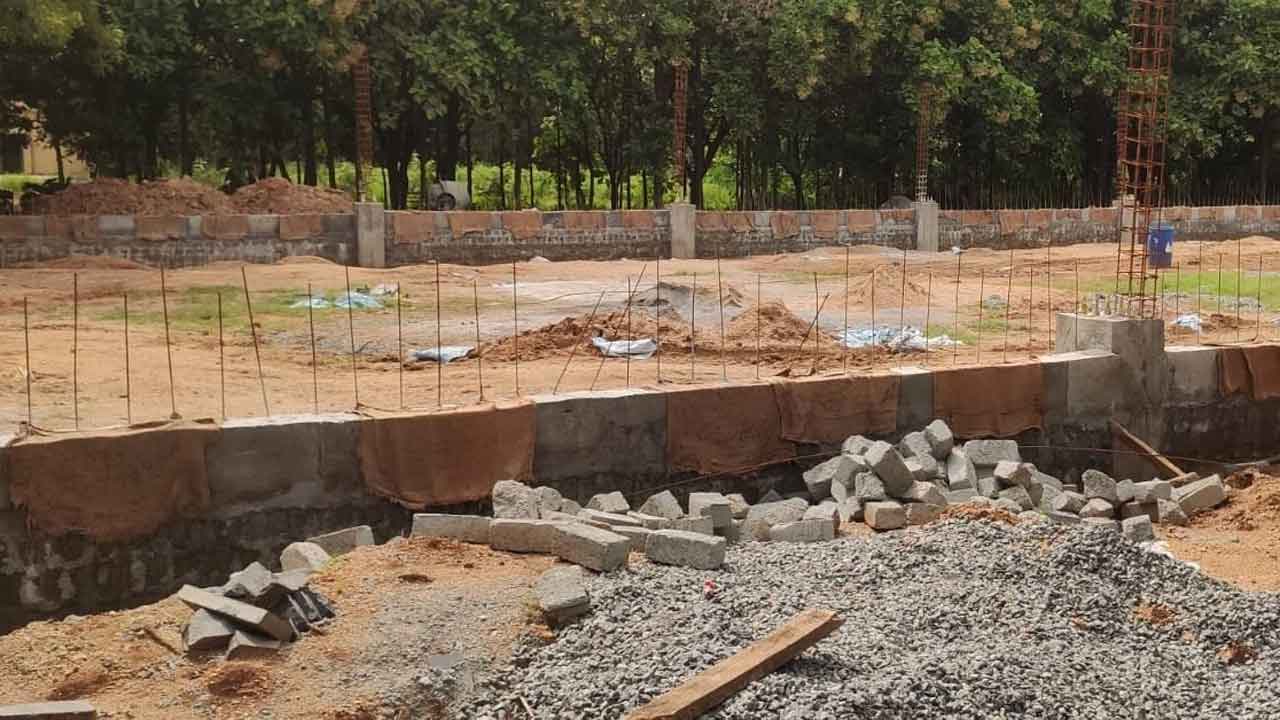 మొండిగోడలే మోడల్‌