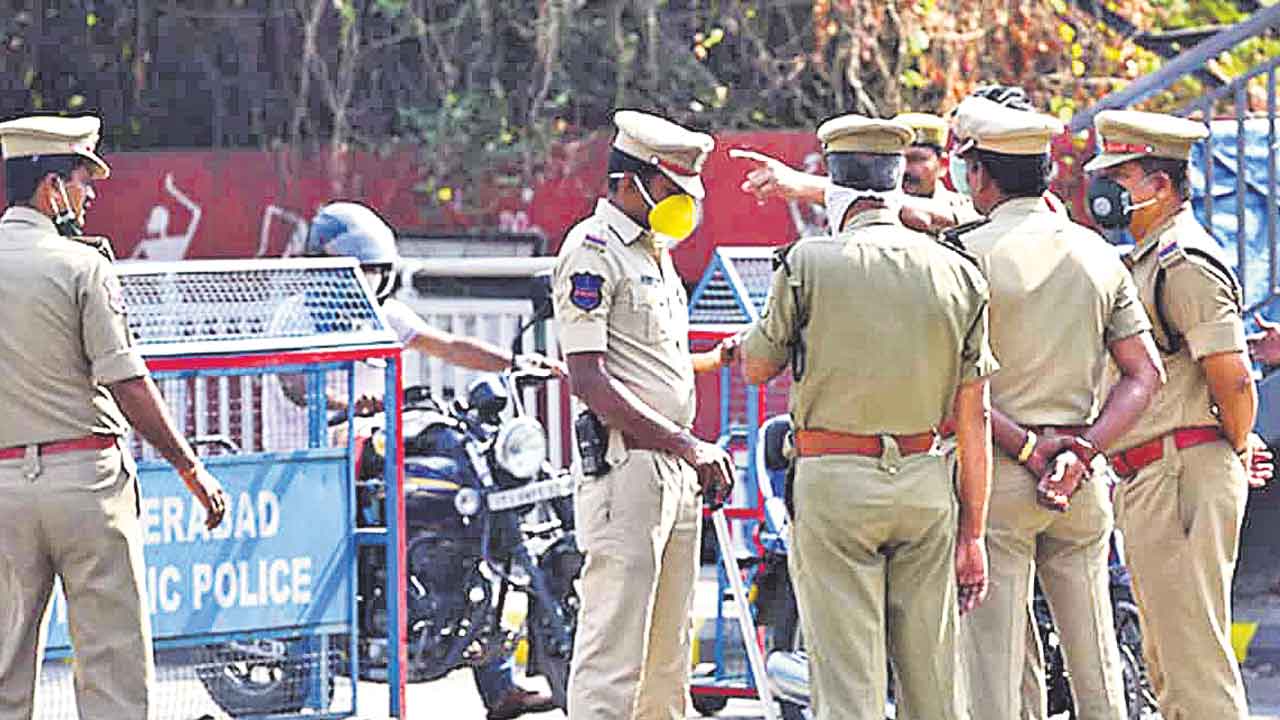 Congress Govt | పోలీసుల పొట్టగొడుతున్న ప్రభుత్వం.. ఒక్కొక్కరికీ సర్కారు బాకీ రూ.3 లక్షలపైనే!