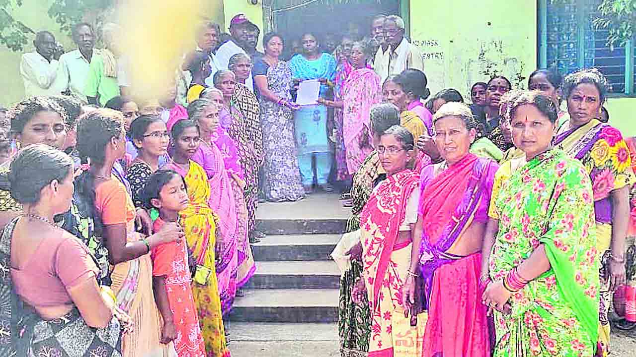 నష్టం కొండంత.. సాయం గోరంత