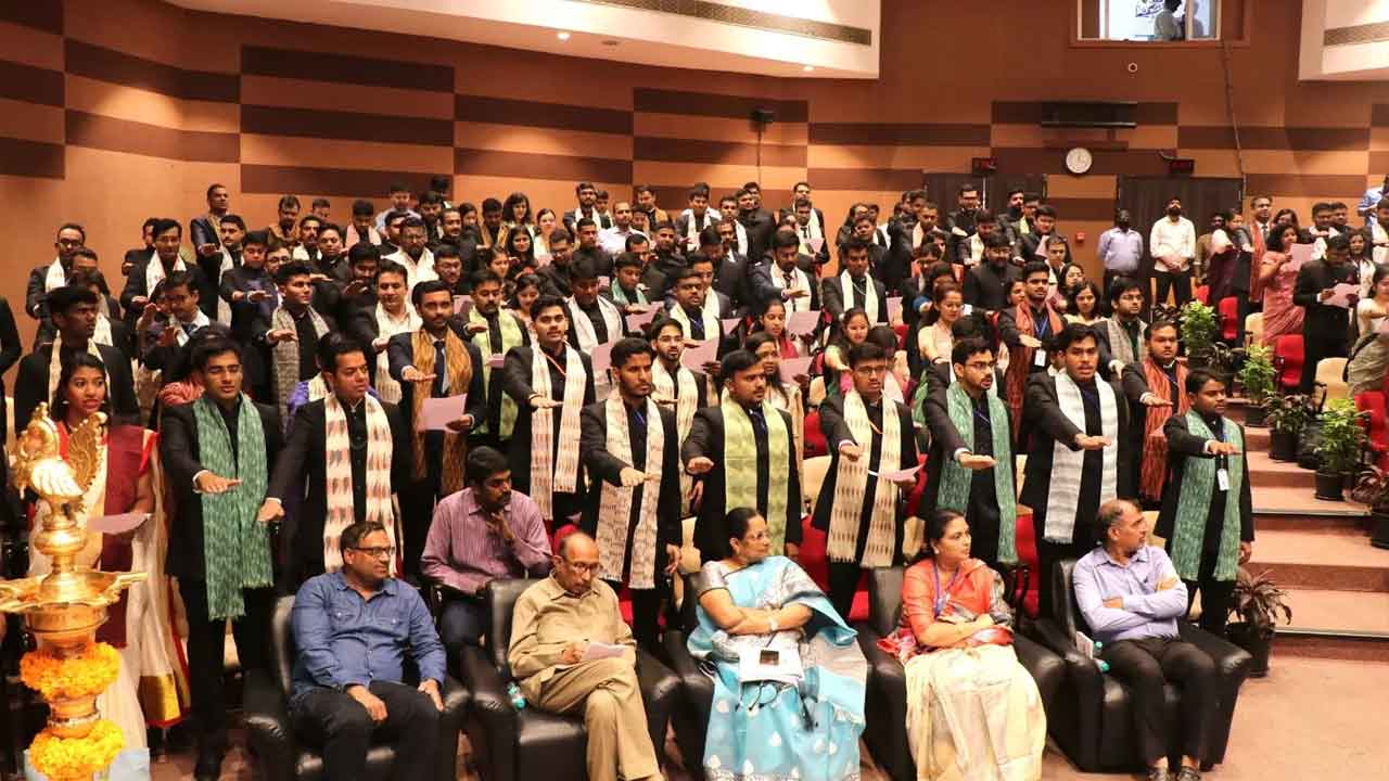 పాలనలో సివిల్‌ సర్వెంట్లు కీలకం