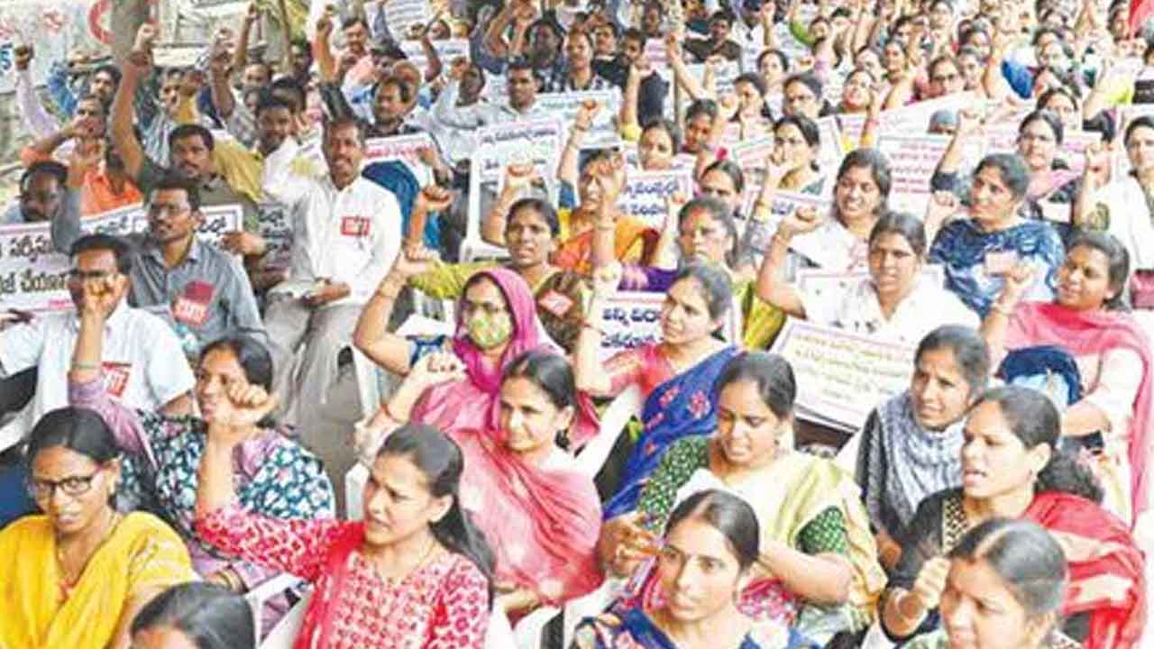 నేడు గురుకుల టీచర్ల ‘మహా ధర్నా’
