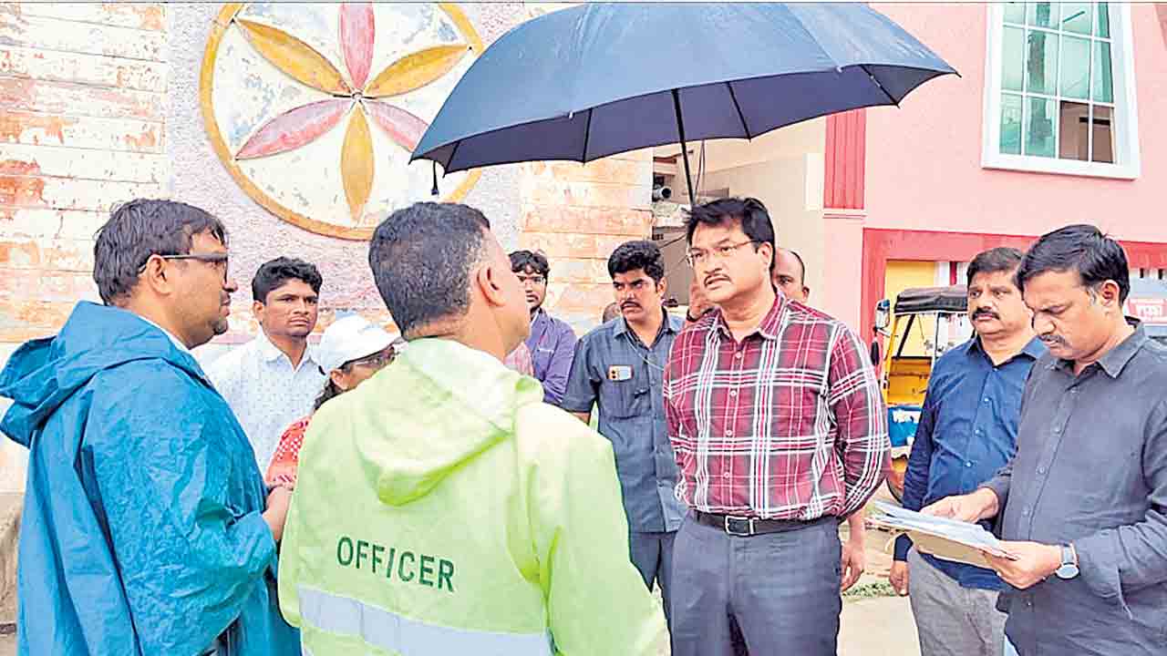 సాకి చెరువు ఆక్రమణలపై నజర్‌