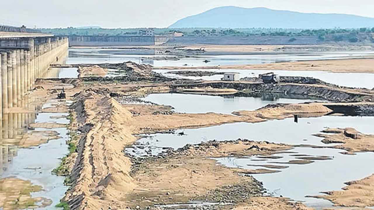 కాళేశ్వరంపై కొనసాగుతున్న కమిషన్‌ విచారణ