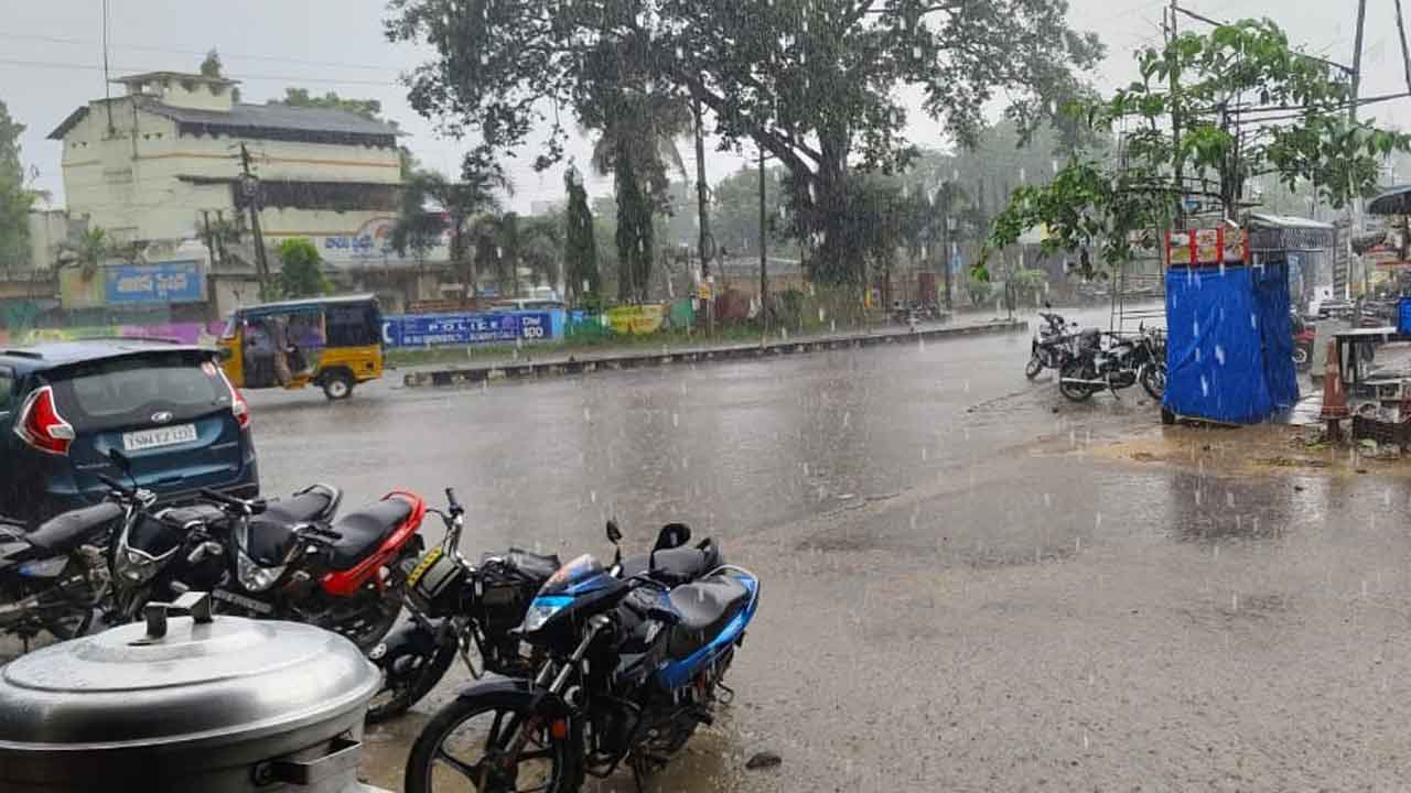 ఉమ్మడి జిల్లాలో మోస్తరు వర్షం