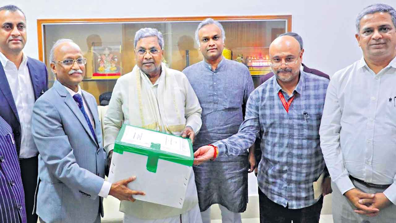 Karnataka | కొవిడ్‌ నిధులు కాజేశారు.. 1,120 కోట్లు దుర్వినియోగం!