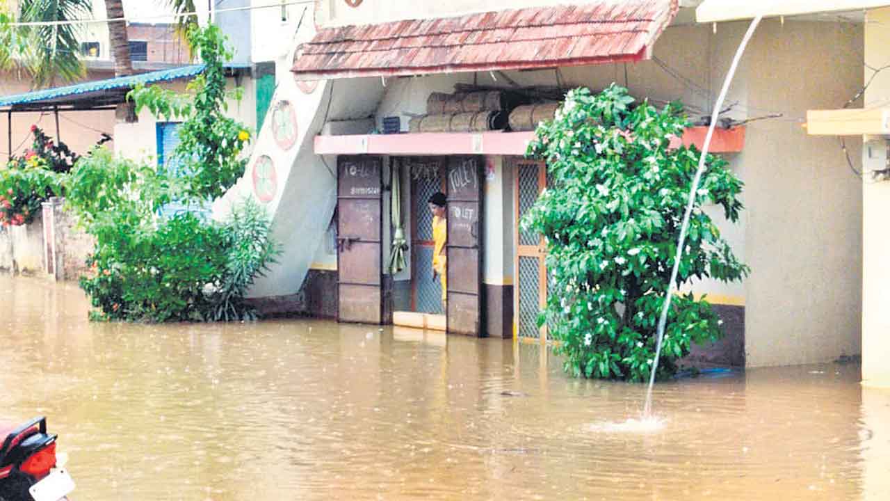 ఉమ్మడి జిల్లాలో భారీ వర్షం