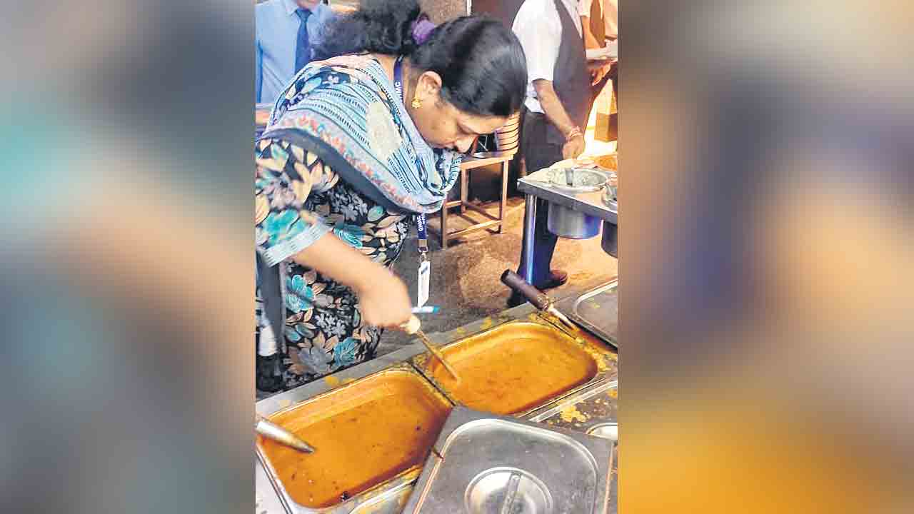 Taj Mahal Hotel | ఫుడ్‌ సేఫ్టీ అధికారుల తనిఖీలు.. తాజ్‌మహల్‌ హోటల్‌ యాజమాన్యానికి షోకాజ్‌ నోటీసులు