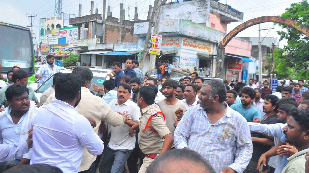 Congress | ప్రశ్నించే గొంతుకపై దాడి.. బీఆర్‌ఎస్‌ లక్ష్యంగా విచక్షణారహిత దాడులు