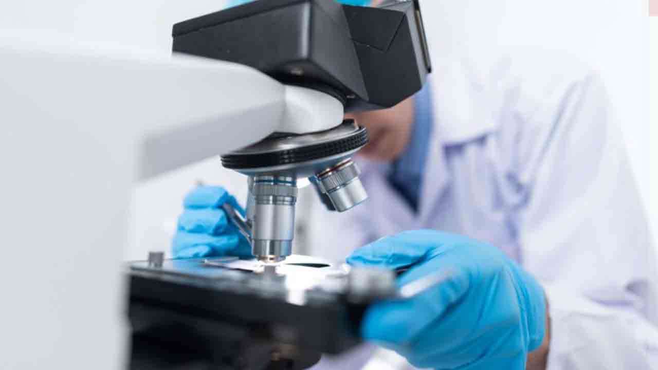 ల్యాబ్‌టెక్నీషియన్ల పని నర్సులతో!