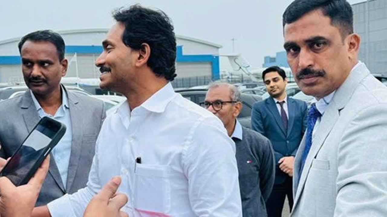 జగన్‌ లండన్‌ టూర్‌కు క్లియరెన్స్‌